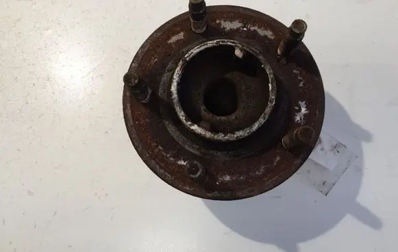 Opel Astra J Rear wheel hub