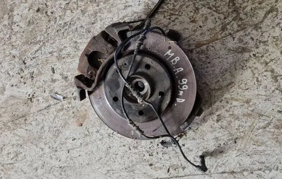 Mercedes-Benz A W168 Front wheel hub