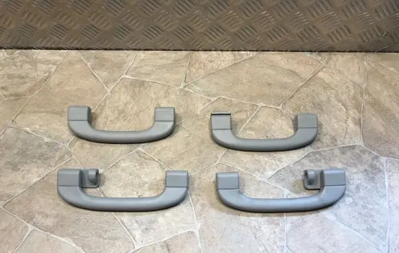 BMW 3 E90 E91 A set of handles for the ceiling 9143529