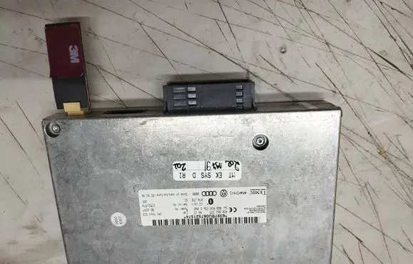 Audi A6 S6 C6 4F Bluetooth control unit module 4E0862335 4E0910336G
