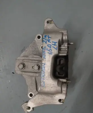 Citroen DS3 Engine mount bracket 9824312980