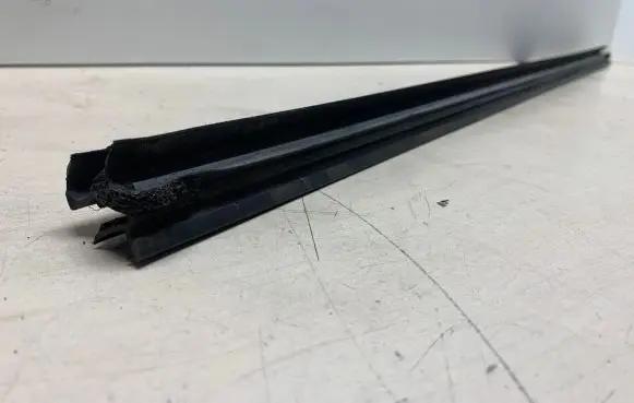 Toyota Avensis T250 Other front door trim element