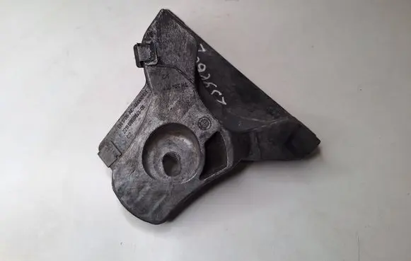 BMW 5 E60 E61 Engine mounting bracket 6769153