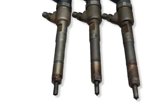 Fiat 500 Fuel injector S27624886 0445110351