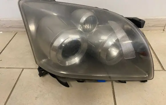 Toyota Avensis T250 Headlight/headlamp 8113005240