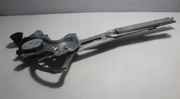 Toyota Auris 150 Front window lifting mechanism without motor