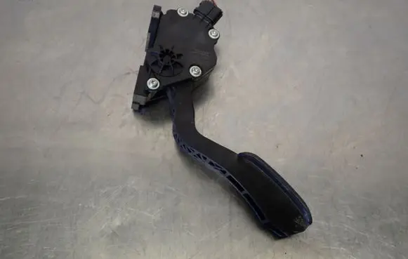 Toyota Urban Cruiser (XP110) Accelerator throttle pedal