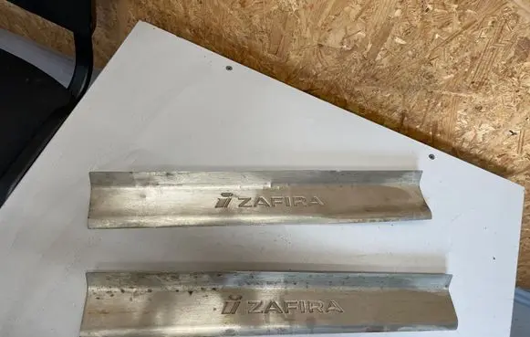 Opel Zafira B Front sill trim cover