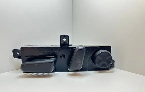 KIA Sorento Seat control switch 
