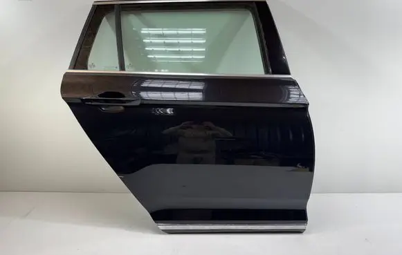 Volkswagen PASSAT B8 Rear door