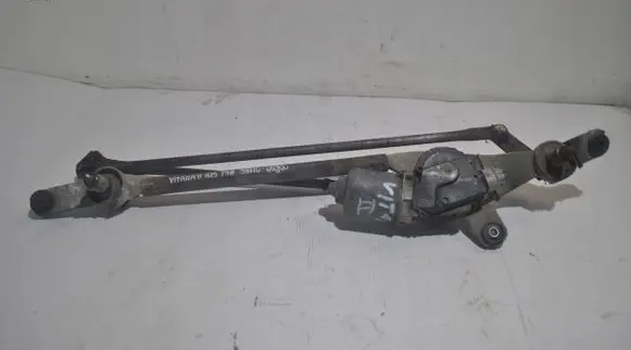 Suzuki Grand Vitara II Front wiper linkage and motor 3811065J00
