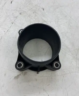 Mercedes-Benz C AMG W204 Intercooler pipe mounting bracket 