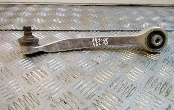 Volkswagen PASSAT B5 Front lower control arm/wishbone