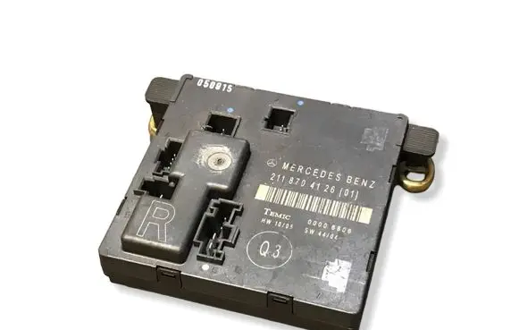 Mercedes-Benz E W211 Door control unit/module 2118704126