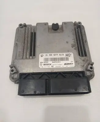 Opel Insignia A Engine control unit/module 55577619 0281017453 55575349