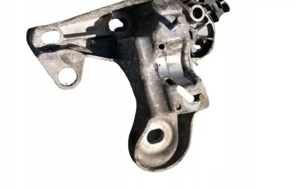 Audi A4 S4 B6 8E 8H Engine mounting bracket 8E0199352F