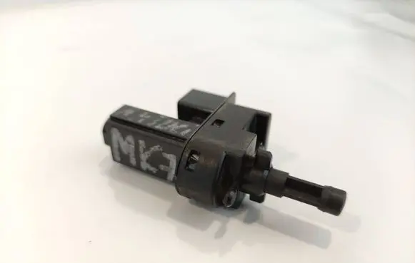 Ford Focus C-MAX Clutch pedal sensor 4M5T7C534AACRAEWAZ