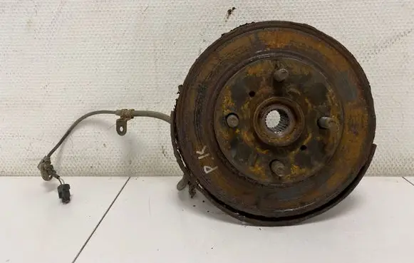 Toyota Yaris Front wheel hub spindle knuckle