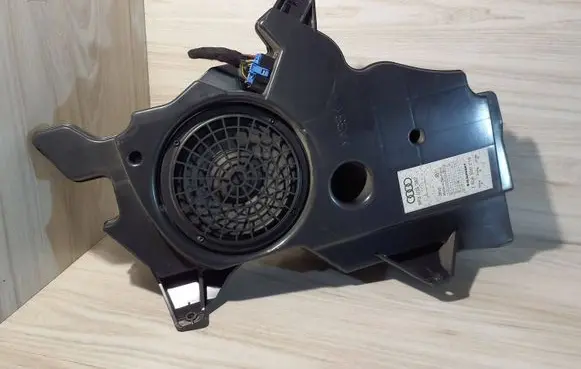 Audi A3 S3 8P Subwoofer speaker 8P3035382 7606500216