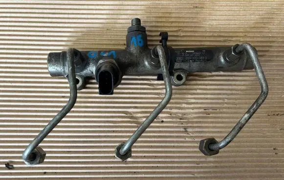 Volkswagen Phaeton Fuel main line pipe 059130089D 059130758