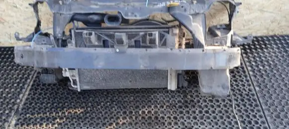 Opel Zafira B Radiator support slam panel