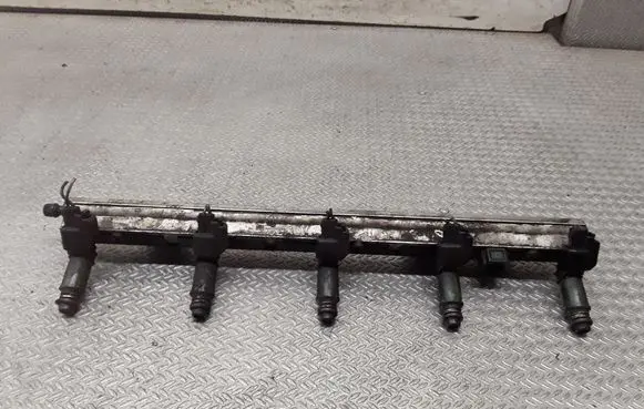 Volvo S60 Fuel injectors set 9470229