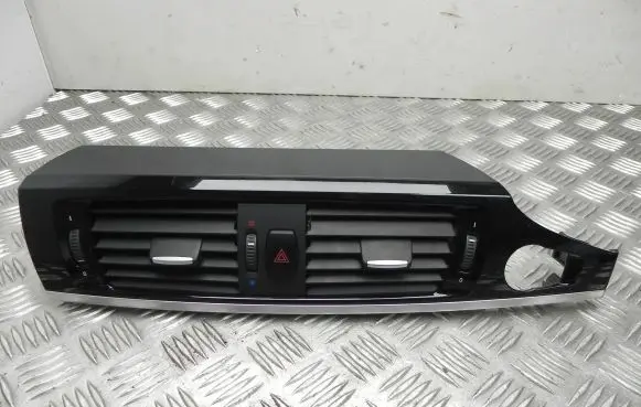 BMW X3 F25 Rear air vent grill 9303407