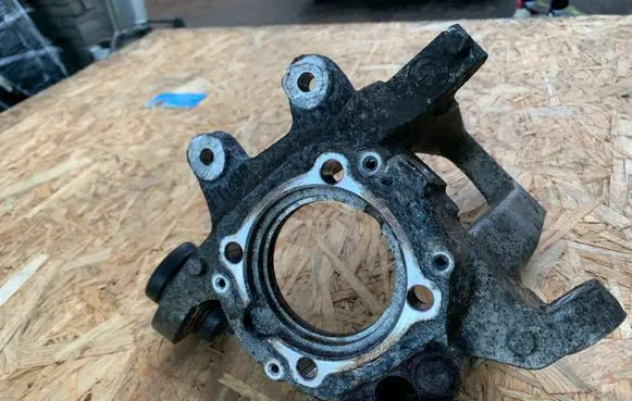 BMW X5 E53 Rear wheel hub spindle/knuckle 1095242