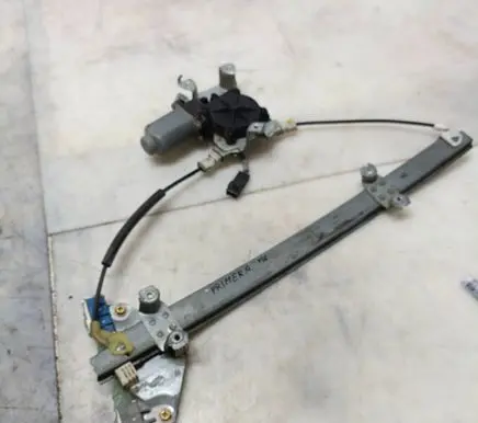 Nissan Almera N16 Front door manual window regulator 400601T1