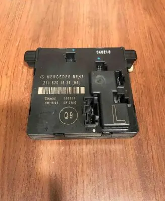 Mercedes-Benz E W211 Door control unit/module 2118201526 356805