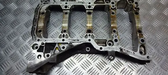 Nissan Primera Crankshaft Holder 