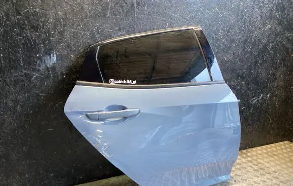 Honda Civic X Rear door