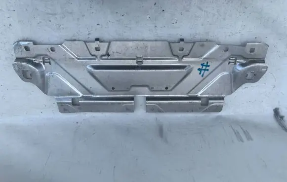 BMW 3 G20 G21 Radiator support slam panel bracket 51647422287