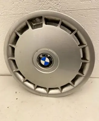 BMW 5 E34 R15 wheel hub/cap/trim 36131129843