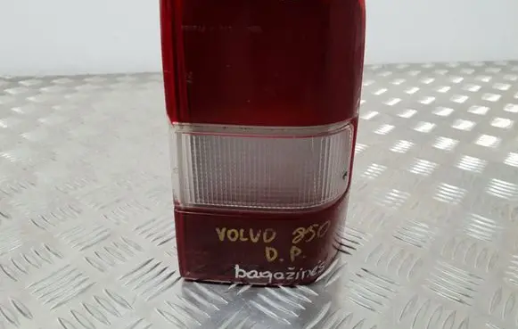 Volvo 850 Tailgate rear/tail lights 9133041