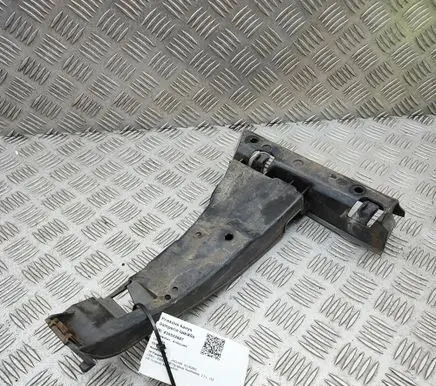 Jaguar XJ X350 Front bumper mounting bracket 2W9317B750AF