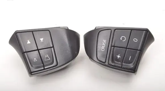 Volvo V70 Steering wheel buttons/switches 30739638