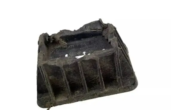 BMW 2 F45 Jacking socket point 7042974