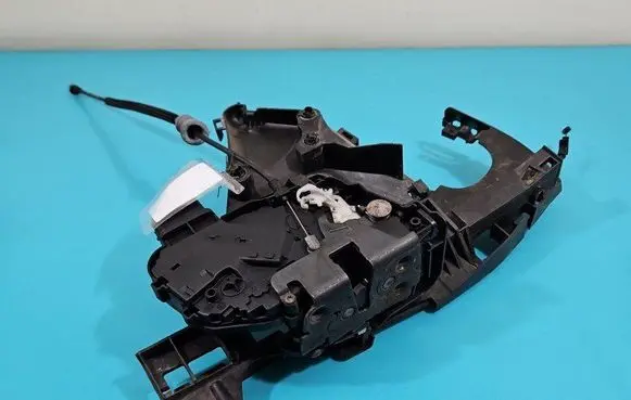 Volvo V50 Front door lock 30699447 IMPRK1465670