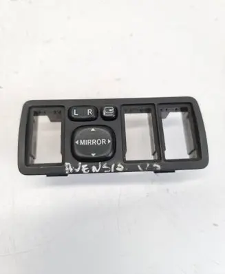Toyota Avensis T250 Wing mirror switch 777669 183575