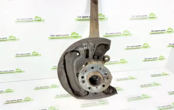 Mercedes-Benz ML W164 Front wheel hub 1643301320 1643302120