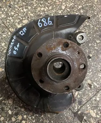 Volkswagen Touran I Front wheel hub