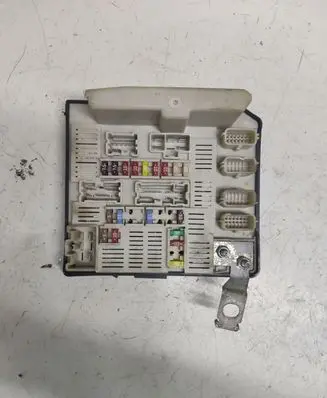 Renault Scenic II - Grand scenic II Fuse module 8200481863F