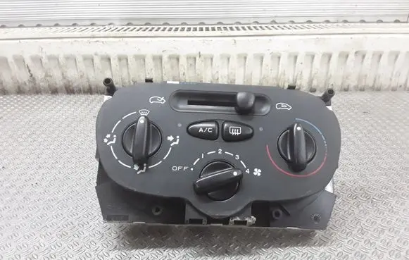Peugeot 206 Climate control unit