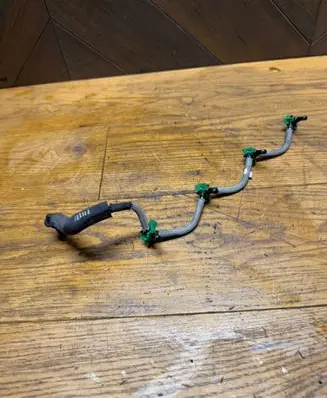 Peugeot 208 I Fuel return line/hose 