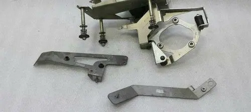 Mercedes-Benz CLS C219 Fuel filter bracket/mount holder A1561400485