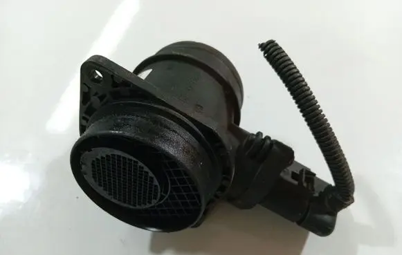 Volkswagen Polo IV 9N3 Mass air flow meter 0281002531