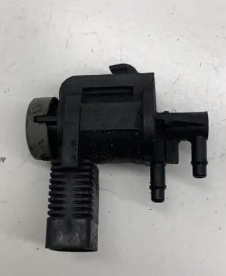 Volkswagen Golf IV Turbo solenoid valve 1J0906283C