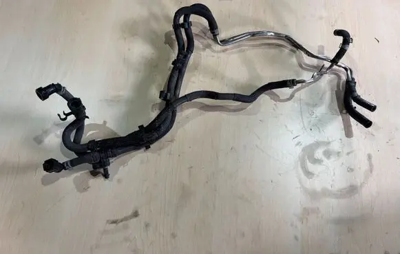 Volkswagen Crafter Fuel line pipe 04L130308F