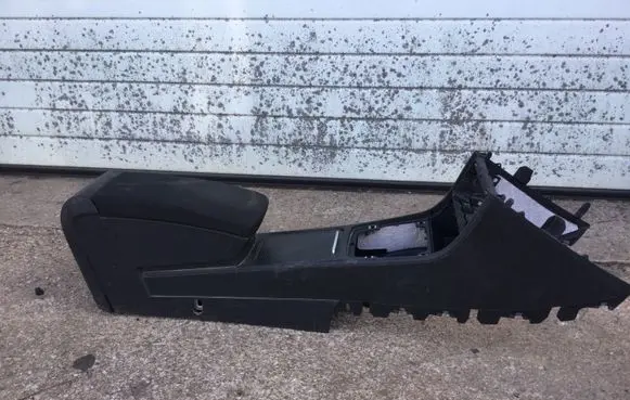 Volkswagen PASSAT B6 Armrest